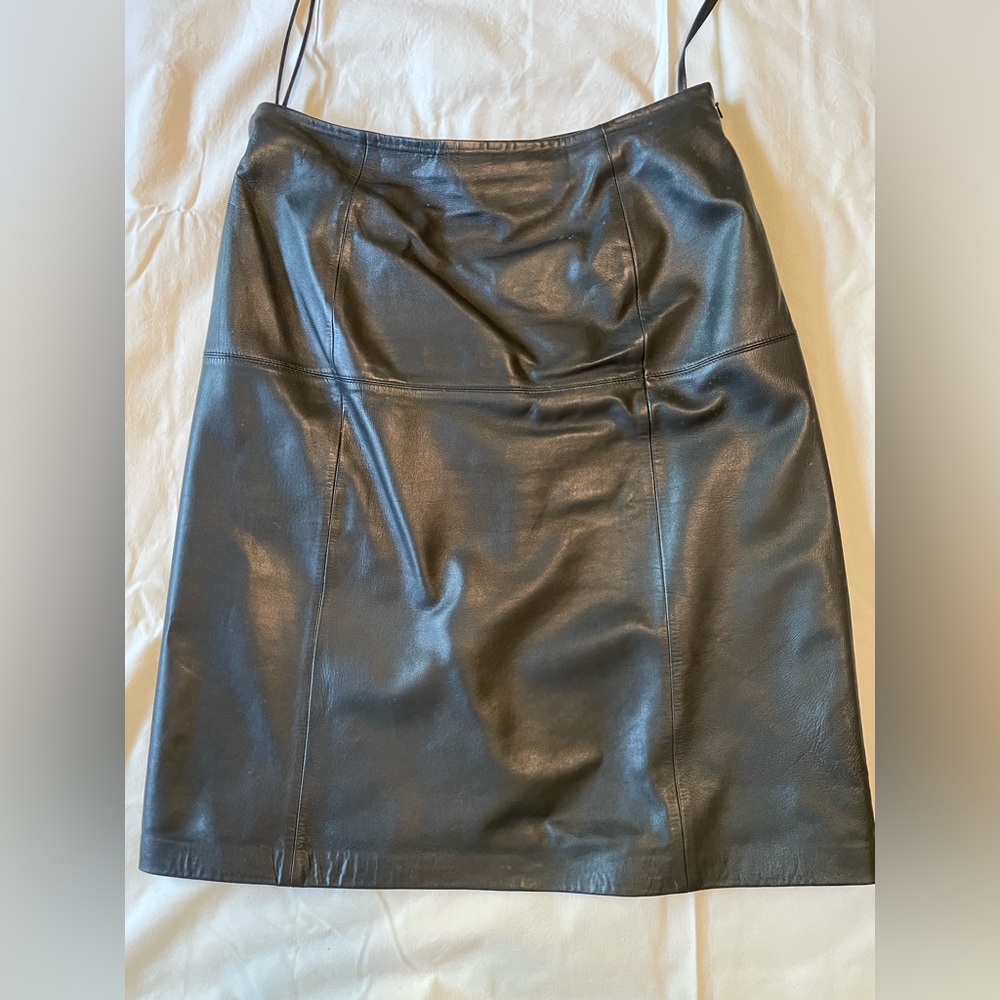 Bloomingdale’s genuine leather Women’s size 10